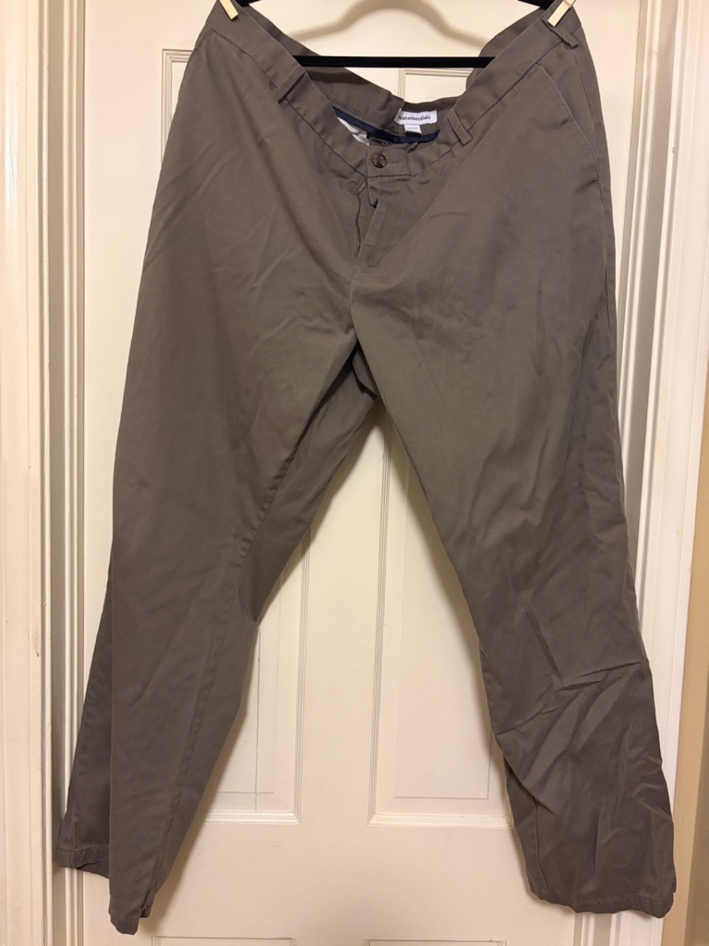 Amazon Essentials Men's Chino Pants in Gray